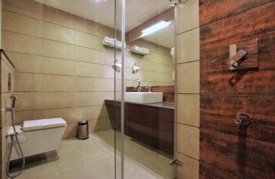 Woodies Bleisure Hotel Кожикоде Экстерьер фото