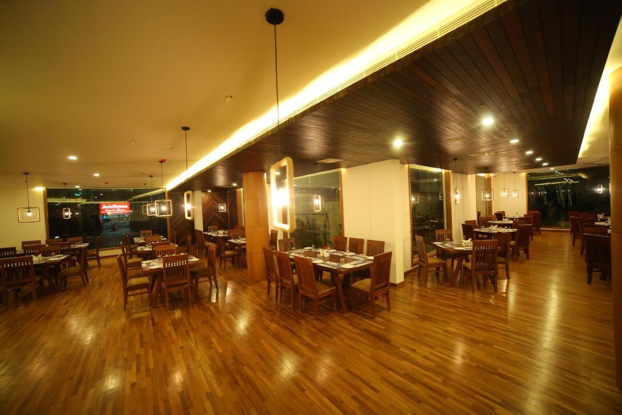 Woodies Bleisure Hotel Кожикоде Экстерьер фото